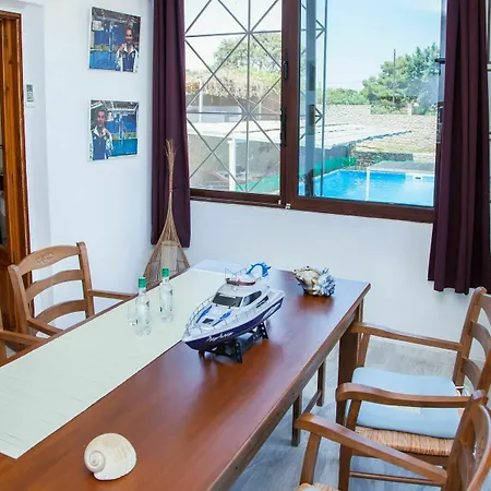 Relaxhome With A Big Private Pool * Ermionida