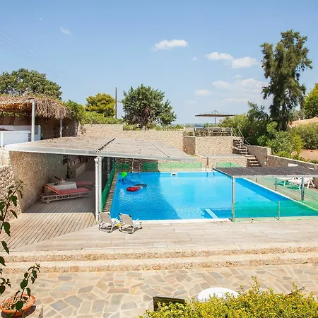 Relaxhome With A Big Private Pool *